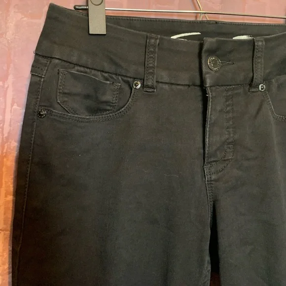 “Tummyless” Skinny Jeans in “Fawn Black” - Picture 3 of 9